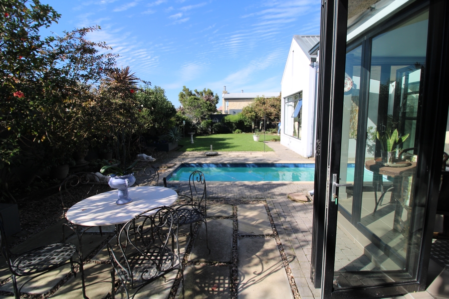 4 Bedroom Property for Sale in Earls Court Lifestyle Estate Western Cape